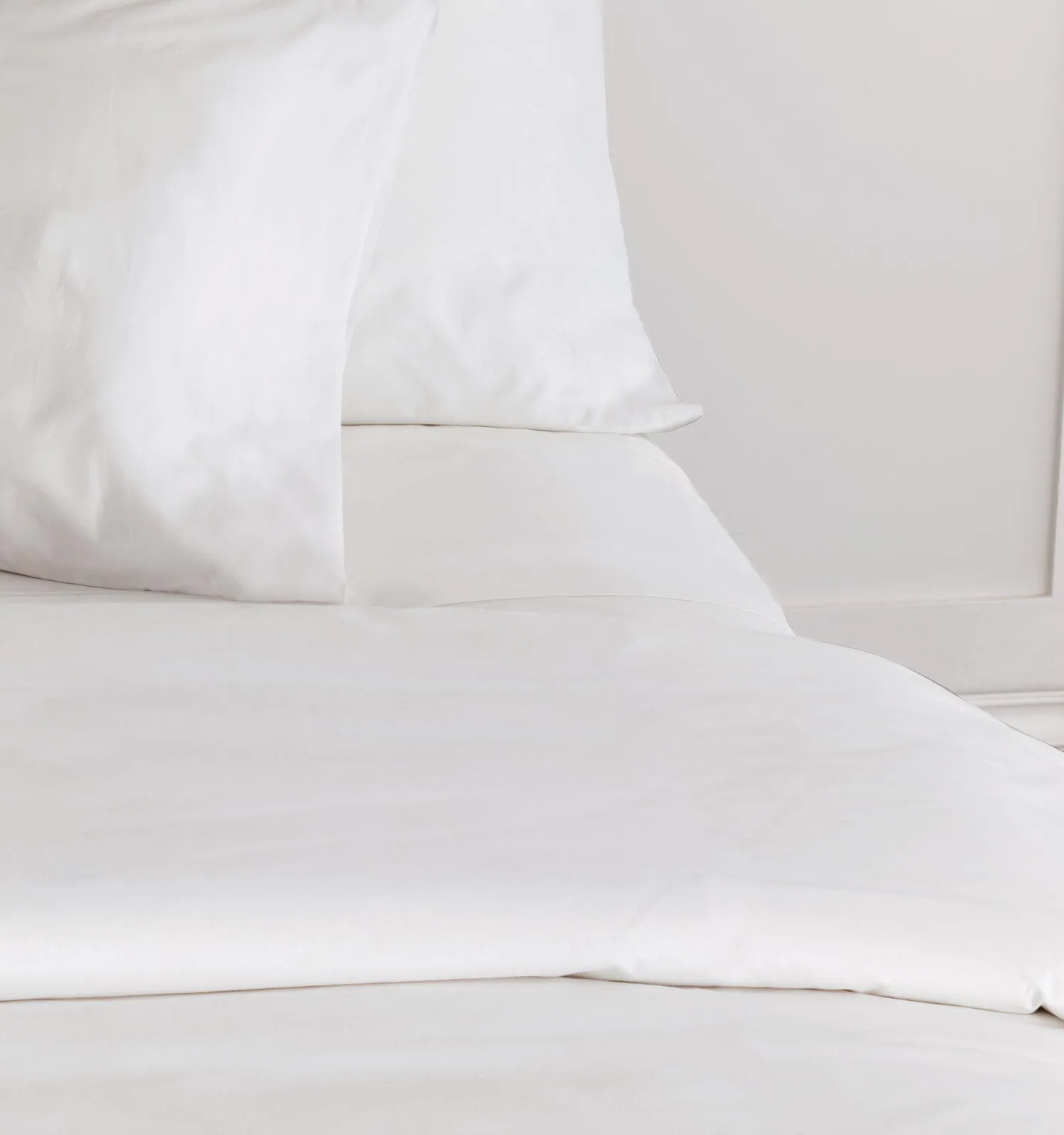 Barbera Solid White Percale Sheet Set