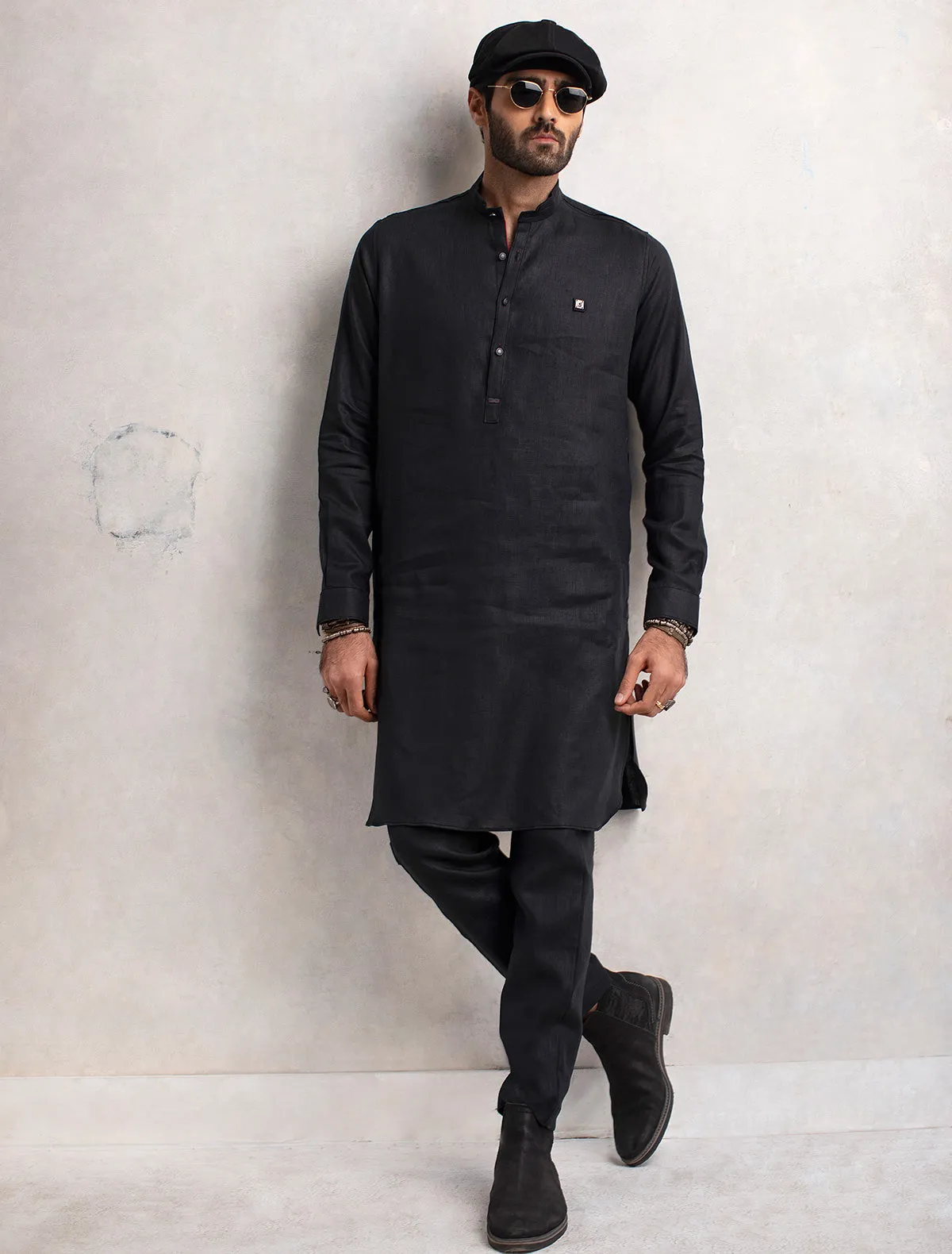 BLACK LINEN KURTA PAJAMA