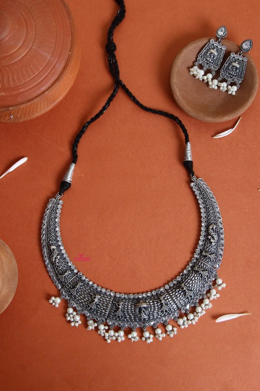 Engraved Choker Hasli