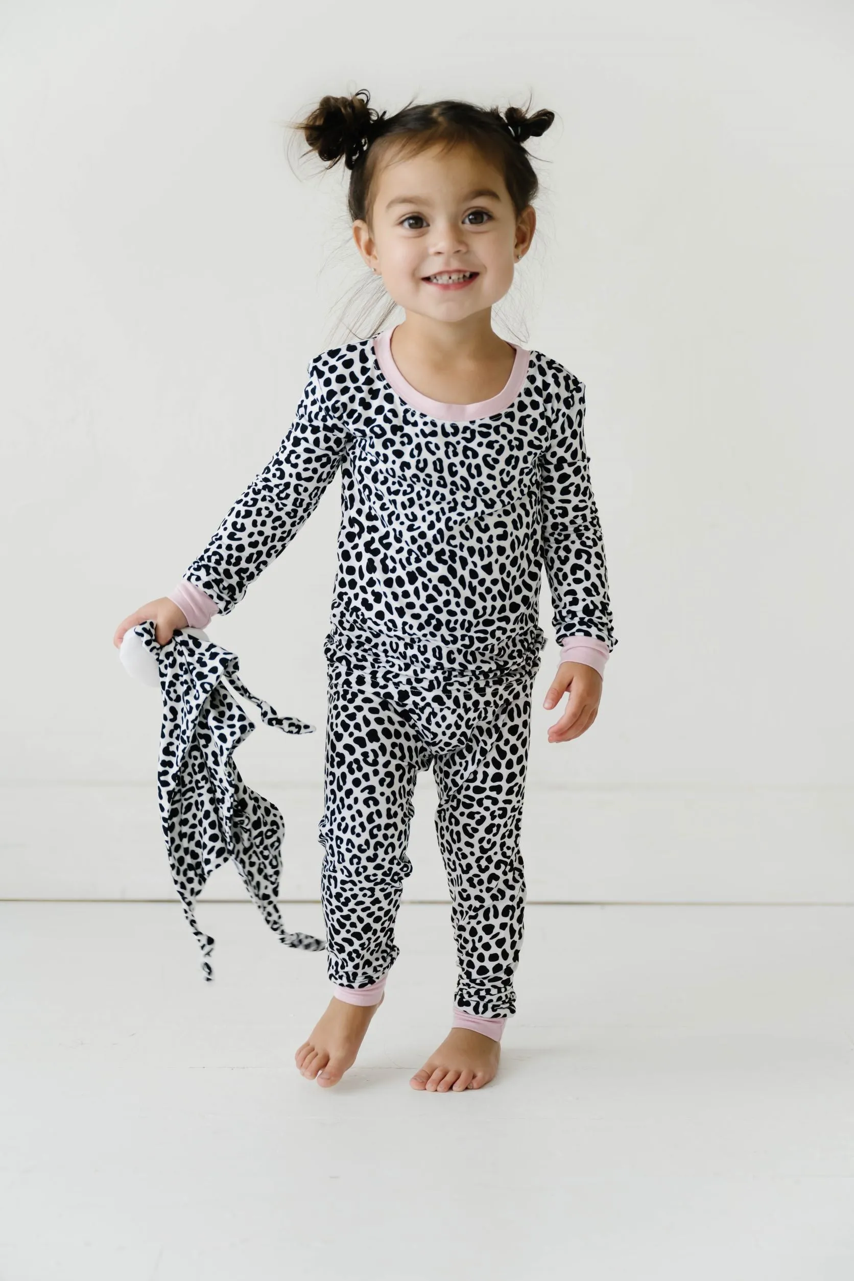 Little Sleepies Snow Leopard Bamboo 2pc L/S Pajama Set