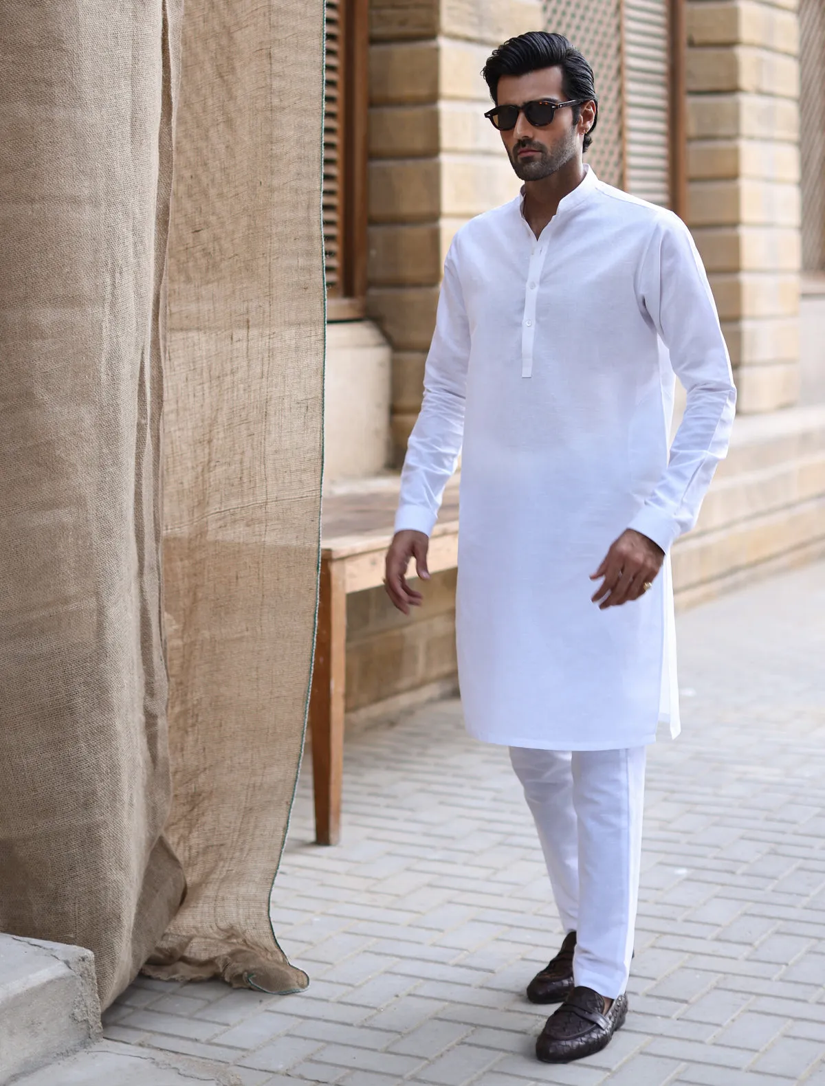 WHITE LINEN KURTA PAJAMA